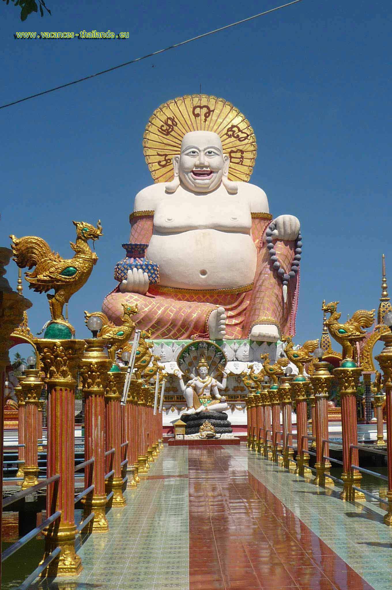 photo 17 English beautiful Buddha temples 10 minutes from the rented house on Koh Samui